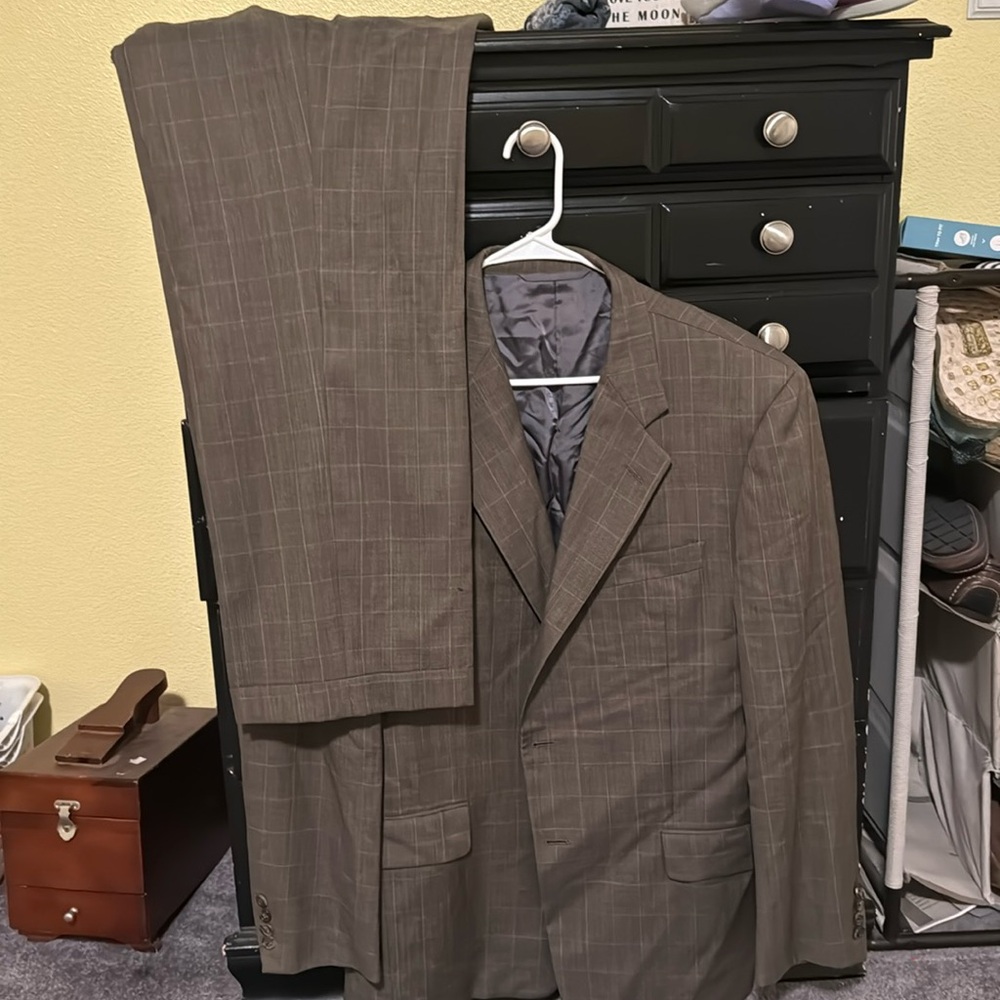 40r 34x30 Window pane brown hickey freeman suit